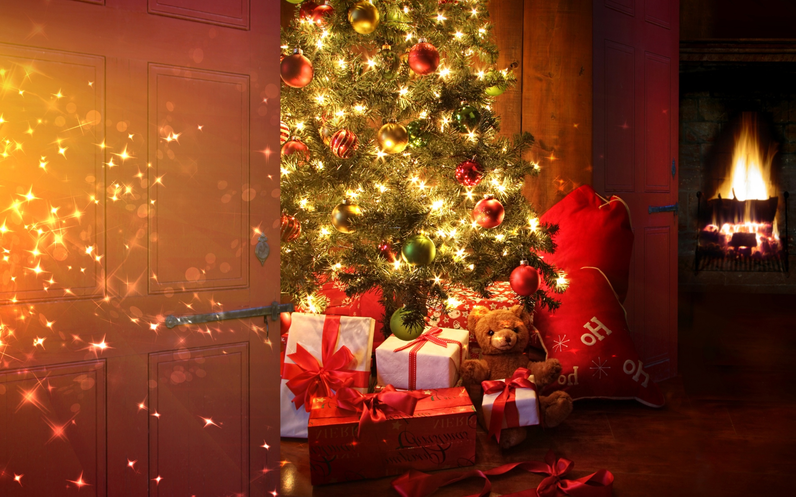 holiday-christmas-tree-gifts-1